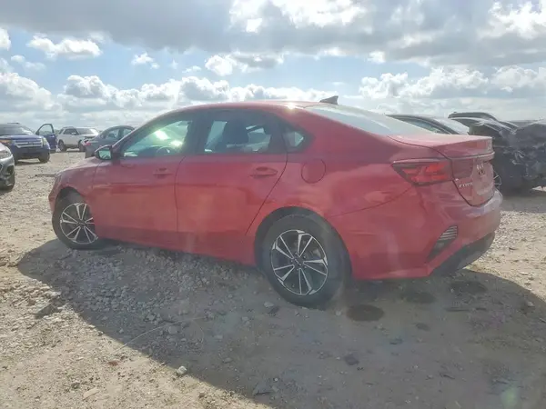 3KPF24AD8RE717621 2024 KIA FORTE - Image 2
