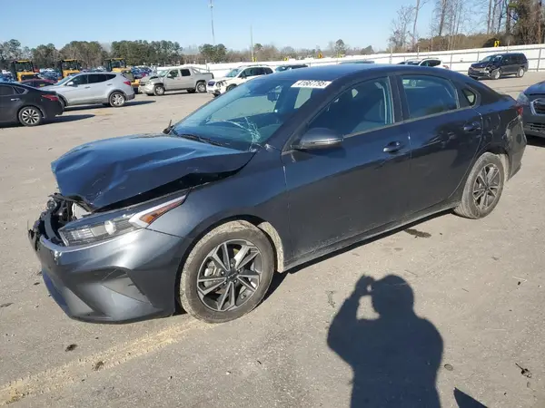 3KPF24AD8RE720728 2024 KIA FORTE - Image 1
