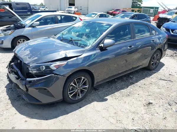 3KPF24AD8RE724259 2024 KIA FORTE - Image 2