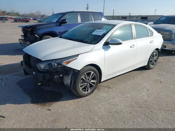 3KPF24AD8RE724360 2024 KIA FORTE - Image 2