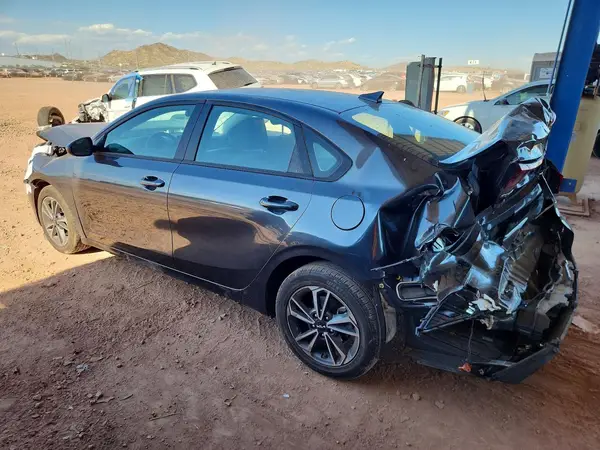 3KPF24AD8RE725234 2024 KIA FORTE - Image 2