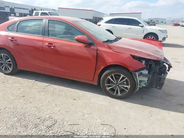 3KPF24AD8RE725671 2024 KIA FORTE - Image 1