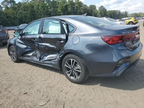 3KPF24AD8RE726870 2024 KIA FORTE - Image 2