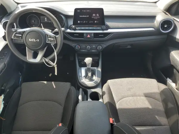 3KPF24AD8RE726870 2024 KIA FORTE - Image 8
