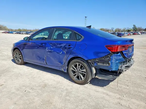 3KPF24AD8RE726965 2024 KIA FORTE - Image 2