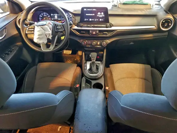 3KPF24AD8RE727758 2024 KIA FORTE - Image 8