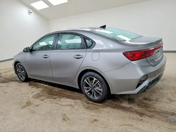 3KPF24AD8RE730109 2024 KIA FORTE - Image 2
