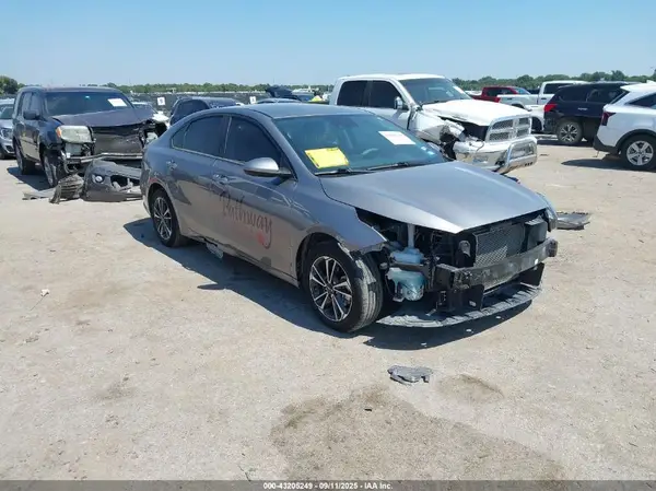 3KPF24AD8RE730269 2024 KIA FORTE - Image 1