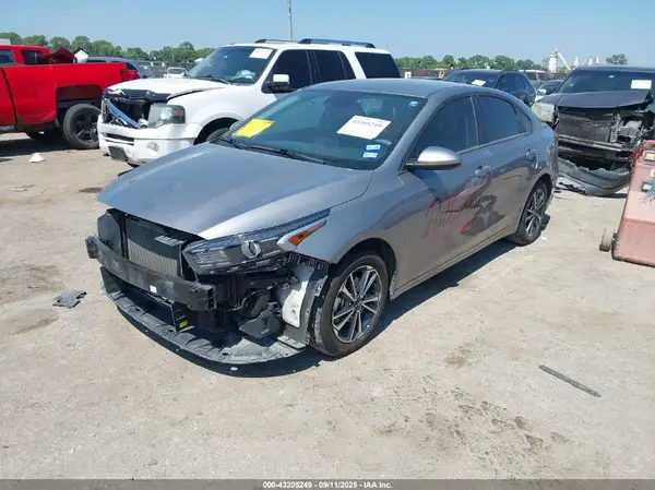 3KPF24AD8RE730269 2024 KIA FORTE - Image 2