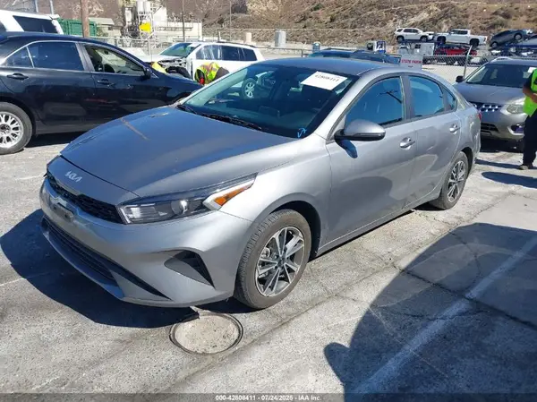 3KPF24AD8RE730868 2024 KIA FORTE - Image 2