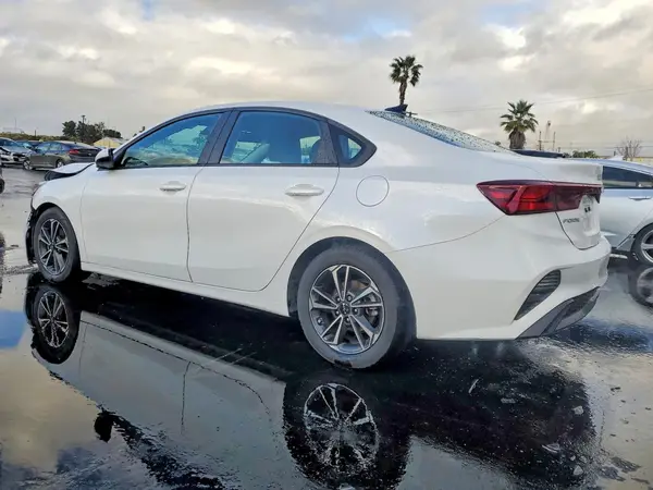 3KPF24AD8RE731440 2024 KIA FORTE - Image 2