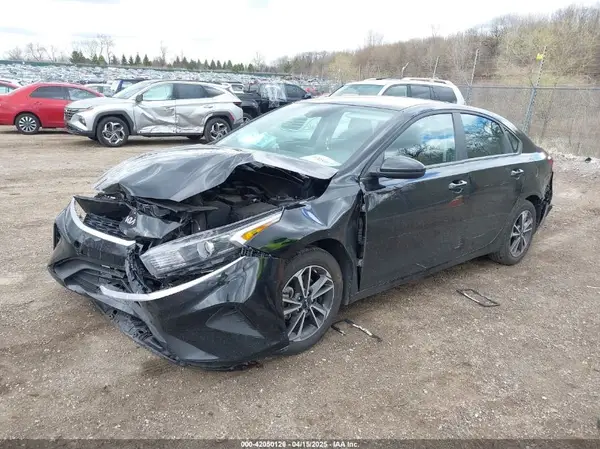 3KPF24AD8RE731647 2024 KIA FORTE - Image 2