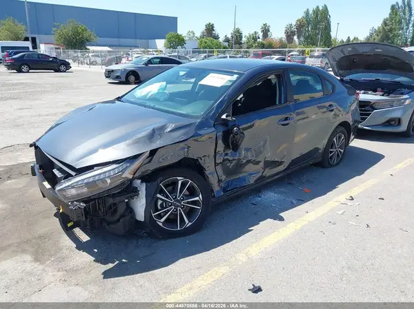 3KPF24AD8RE732510 2024 KIA FORTE - Image 2