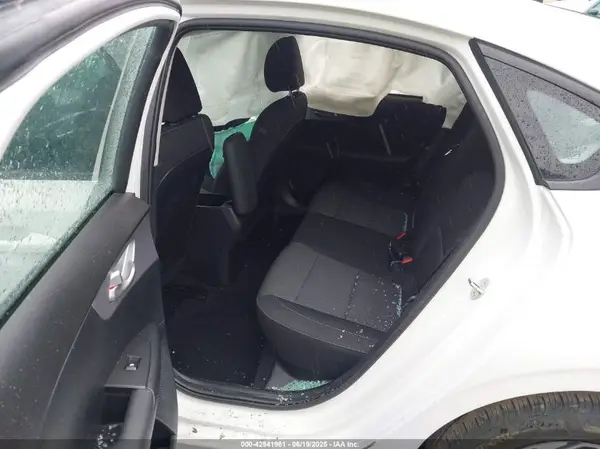 3KPF24AD8RE732877 2024 KIA FORTE - Image 8