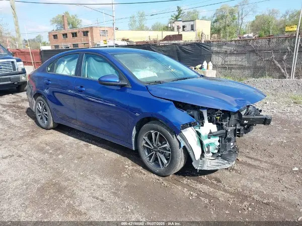 3KPF24AD8RE733253 2024 KIA FORTE - Image 1