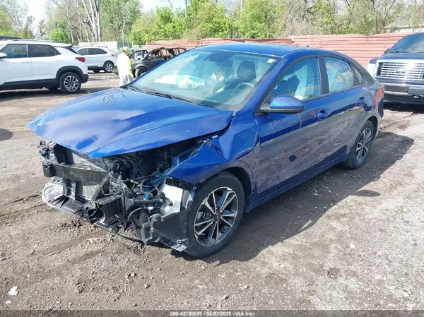 3KPF24AD8RE733253 2024 KIA FORTE - Image 2