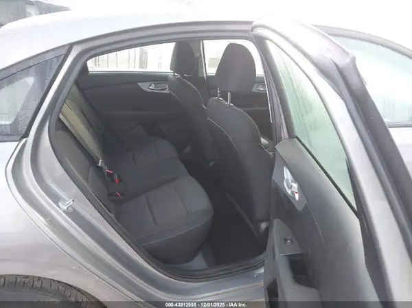3KPF24AD8RE733642 2024 KIA FORTE - Image 8