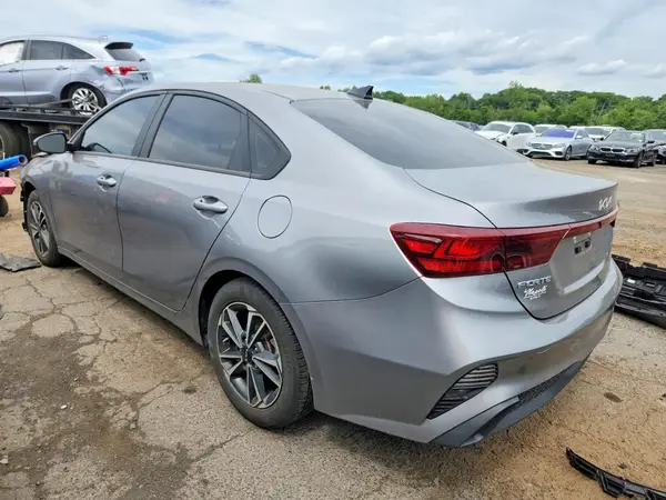 3KPF24AD8RE734662 2024 KIA FORTE - Image 2