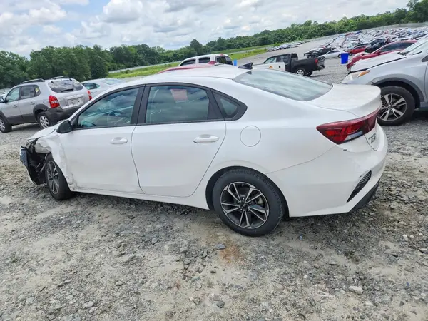 3KPF24AD8RE734872 2024 KIA FORTE - Image 2