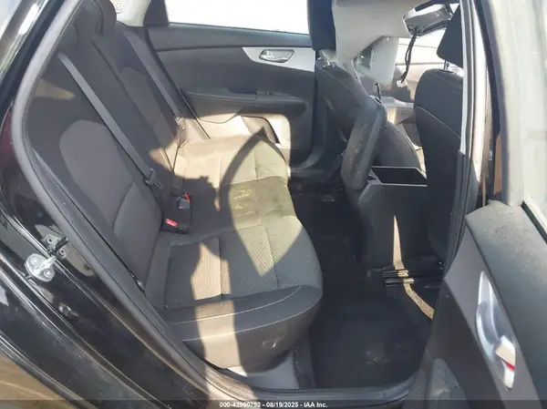 3KPF24AD8RE737156 2024 KIA FORTE - Image 8