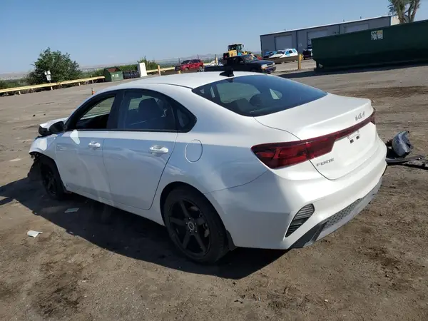 3KPF24AD8RE737805 2024 KIA FORTE - Image 2