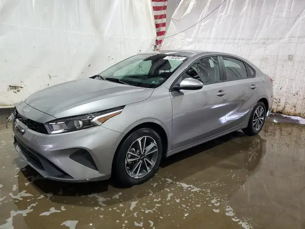3KPF24AD8RE738484 2024 KIA FORTE - Image 1