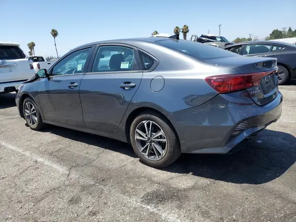 3KPF24AD8RE738680 2024 KIA FORTE - Image 2