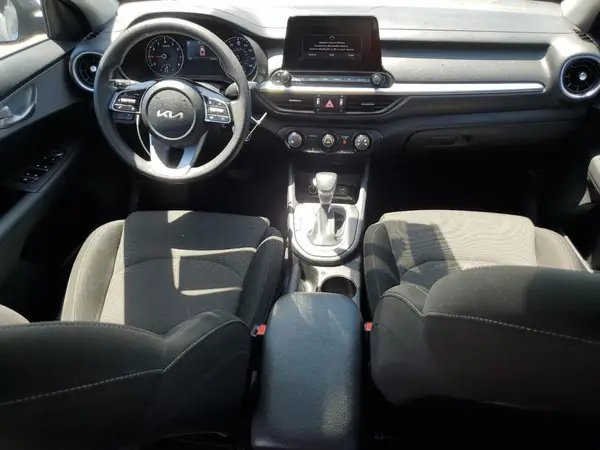3KPF24AD8RE738680 2024 KIA FORTE - Image 8