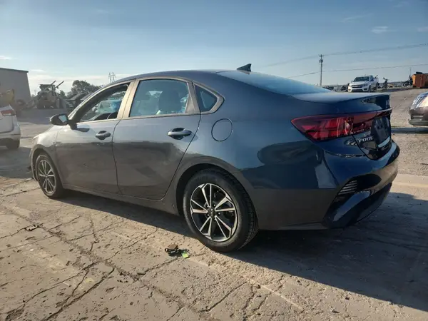 3KPF24AD8RE738842 2024 KIA FORTE - Image 2