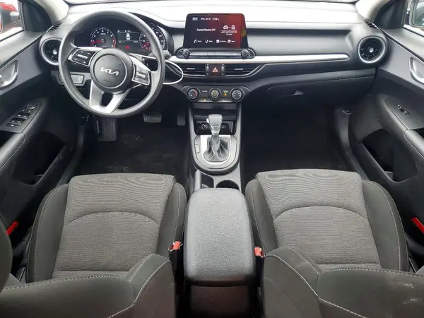 3KPF24AD8RE738873 2024 KIA FORTE - Image 8