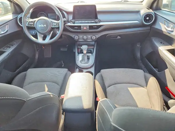 3KPF24AD8RE740414 2024 KIA FORTE - Image 8