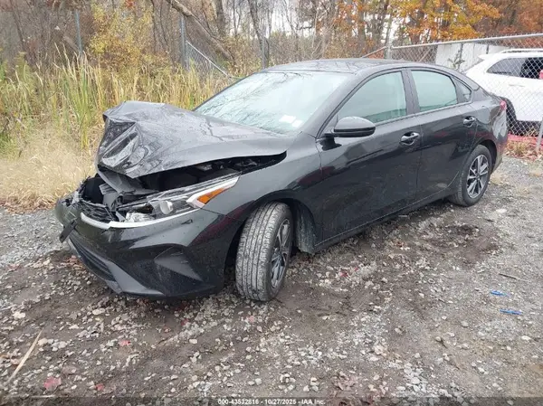 3KPF24AD8RE742440 2024 KIA FORTE - Image 2