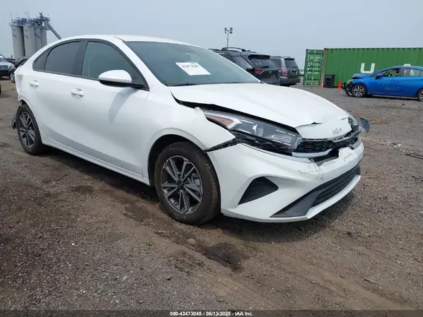 3KPF24AD8RE742602 2024 KIA FORTE - Image 1