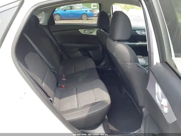 3KPF24AD8RE742602 2024 KIA FORTE - Image 8