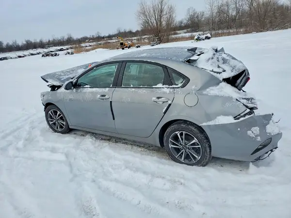 3KPF24AD8RE743426 2024 KIA FORTE - Image 2