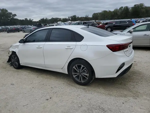 3KPF24AD8RE744317 2024 KIA FORTE - Image 2