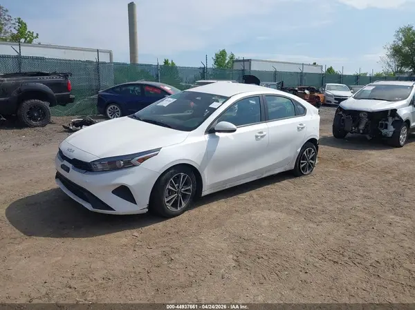 3KPF24AD8RE745807 2024 KIA FORTE - Image 2