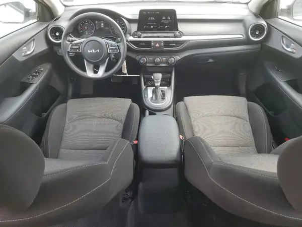 3KPF24AD8RE745810 2024 KIA FORTE - Image 8