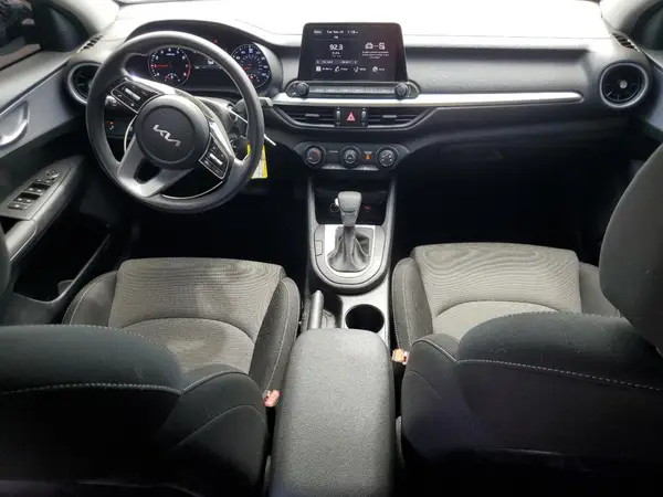 3KPF24AD8RE749257 2024 KIA FORTE - Image 8
