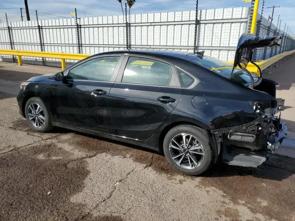3KPF24AD8RE749694 2024 KIA FORTE - Image 2