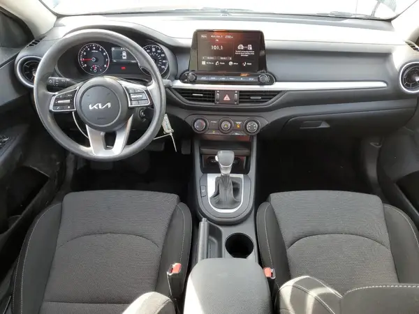 3KPF24AD8RE749694 2024 KIA FORTE - Image 8