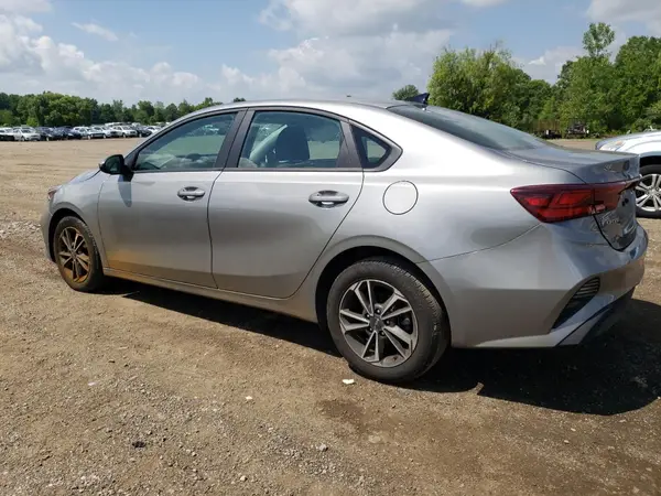 3KPF24AD8RE750747 2024 KIA FORTE - Image 2