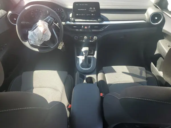 3KPF24AD8RE752045 2024 KIA FORTE - Image 8