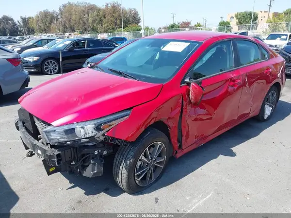 3KPF24AD8RE752241 2024 KIA FORTE - Image 2