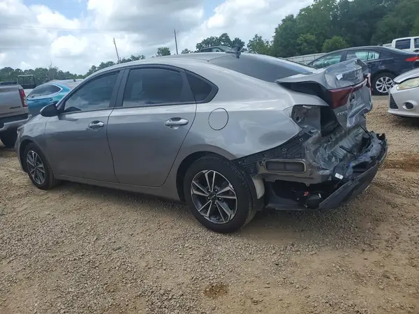 3KPF24AD8RE752532 2024 KIA FORTE - Image 2