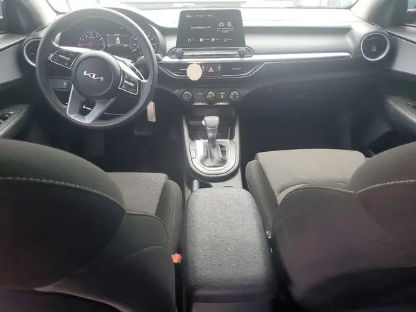 3KPF24AD8RE752532 2024 KIA FORTE - Image 8