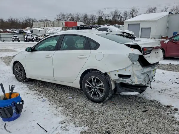 3KPF24AD8RE752594 2024 KIA FORTE - Image 2