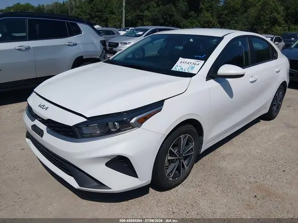 3KPF24AD8RE752756 2024 KIA FORTE - Image 2