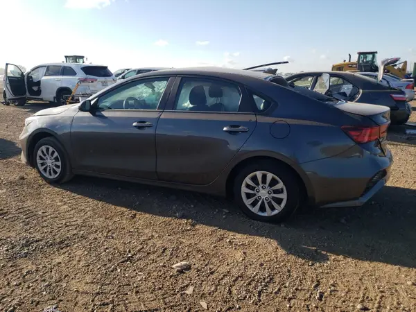 3KPF24AD8RE752935 2024 KIA FORTE - Image 2