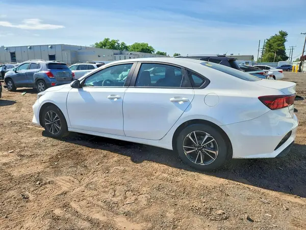 3KPF24AD8RE753731 2024 KIA FORTE - Image 2